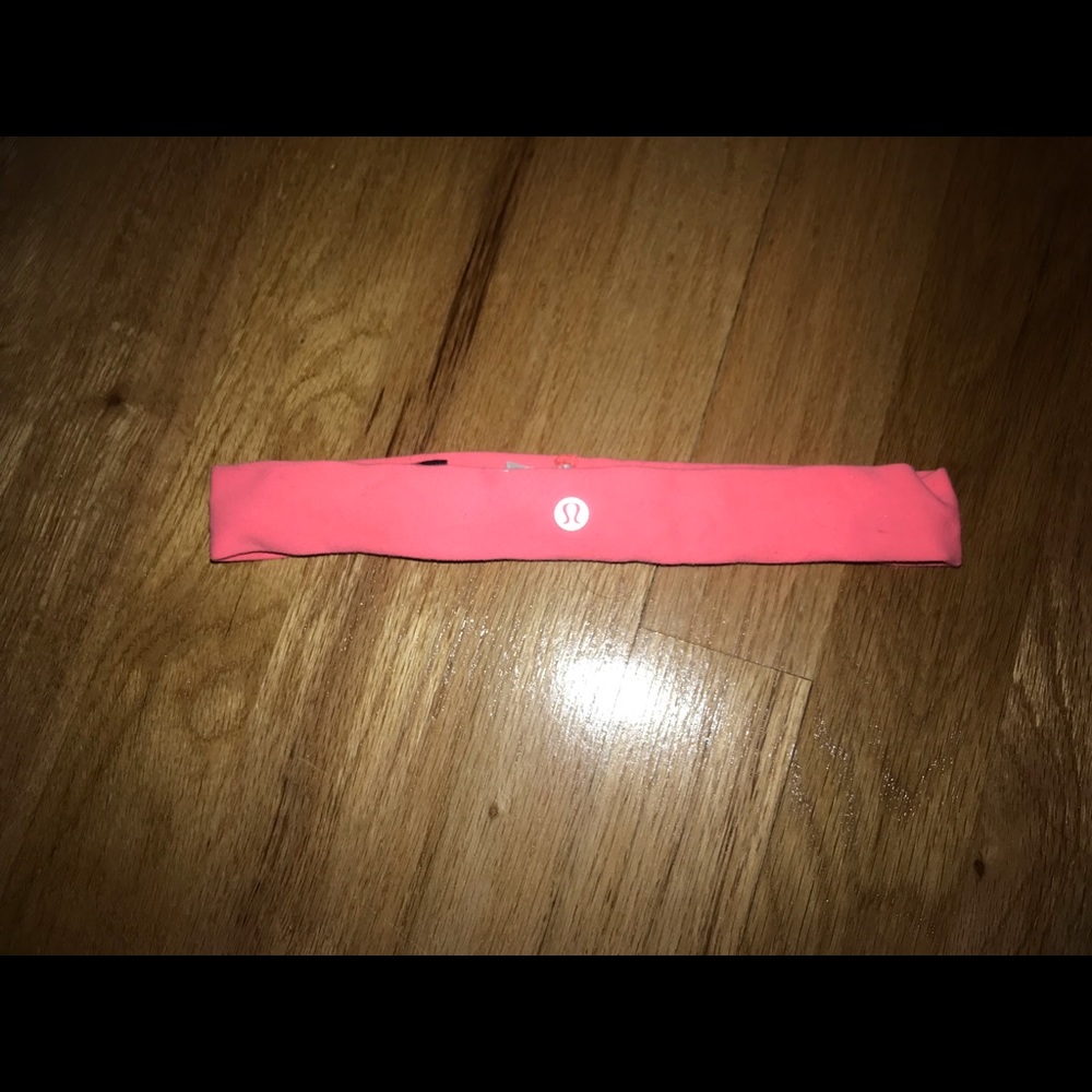 Lululemon headband (salmon color)